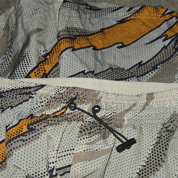 Adidas Tiger Camo Shorts Size Medium - Picture 5 of 6